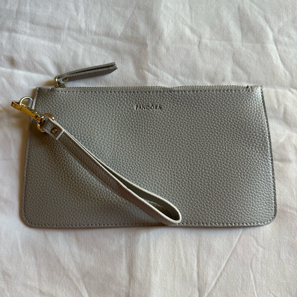 pandora pouch